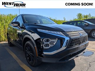 Used 2023 Mitsubishi Eclipse Cross LE image 1