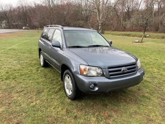 Used 2005 Toyota Highlander 4WD V6 w/ 3rd Row image 1