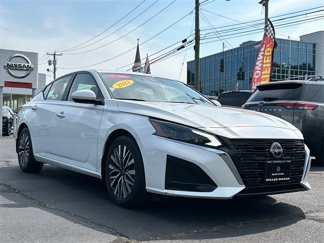 Certified 2023 Nissan Altima 2.5 SV image 1