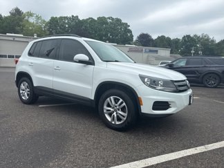 Used 2015 Volkswagen Tiguan S image 1