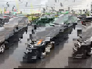 Used 2017 Hyundai Elantra SE image 1