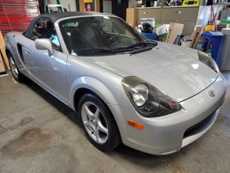 Used 2000 Toyota MR2 image 1