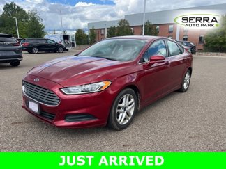 Used 2015 Ford Fusion SE image 1