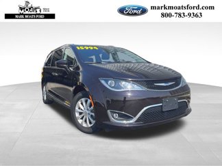 Used 2018 Chrysler Pacifica Touring-L image 1
