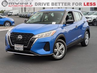 Used 2022 Nissan Kicks S image 1