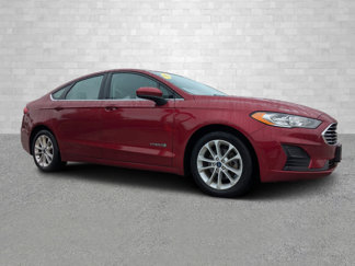 Used 2019 Ford Fusion SE image 1