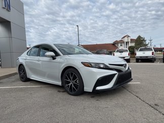 Used 2024 Toyota Camry SE image 1