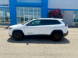 Used 2023 Jeep Cherokee Altitude Lux image 1