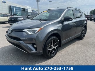 Used 2017 Toyota RAV4 SE image 1