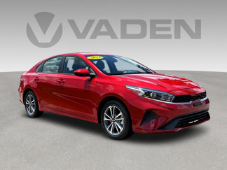 Used 2023 Kia Forte LXS image 1