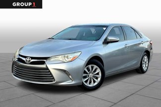 Used 2016 Toyota Camry LE image 1
