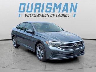 Used 2024 Volkswagen Jetta SE image 1
