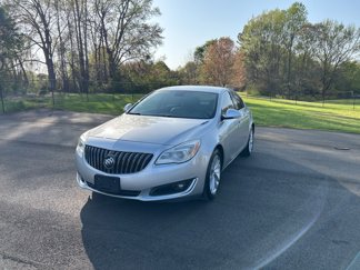 Used 2016 Buick Regal image 1
