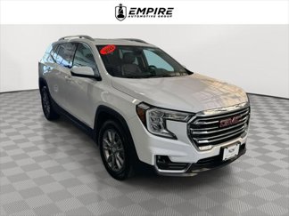Used 2022 GMC Terrain SLT image 1