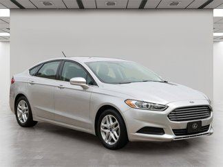 Used 2016 Ford Fusion SE image 1