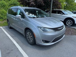 Used 2019 Chrysler Pacifica Touring-L Plus image 1