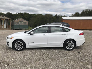 Used 2019 Ford Fusion SE image 1