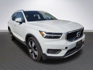 Used 2019 Volvo XC40 T5 Momentum image 1