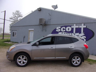 Used 2011 Nissan Rogue SV image 1