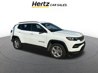 Used 2023 Jeep Compass Latitude image 1