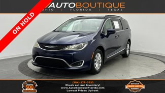 Used 2017 Chrysler Pacifica Touring-L image 1