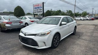 Used 2016 Toyota Avalon XLE image 1