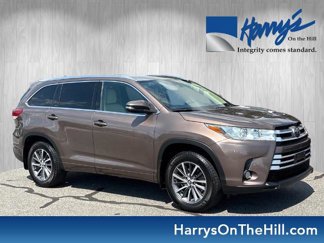 Used 2018 Toyota Highlander XLE image 1