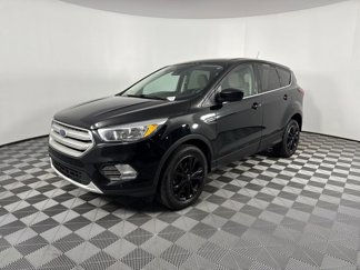 Used 2019 Ford Escape SE image 1