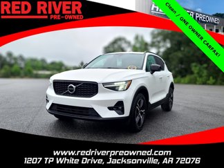 Used 2023 Volvo XC40 B5 Plus image 1