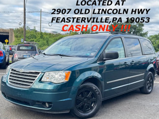 Used 2009 Chrysler Town & Country Touring image 1