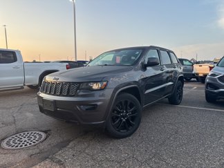 Used 2018 Jeep Grand Cherokee Altitude image 1