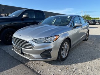 Used 2020 Ford Fusion SE image 1