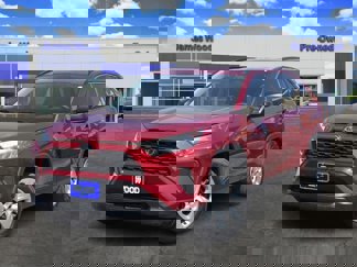 Used 2020 Toyota RAV4 LE image 1