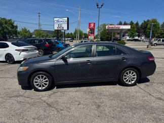 Used 2011 Toyota Camry LE image 1