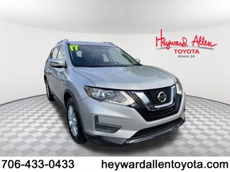 Used 2017 Nissan Rogue SV image 1