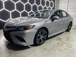 Used 2019 Toyota Camry SE image 1