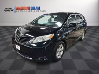 Used 2016 Toyota Sienna LE image 1