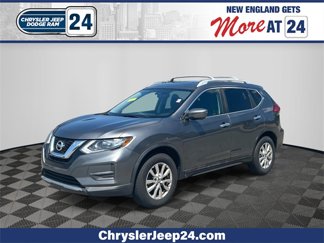 Used 2017 Nissan Rogue SV image 1