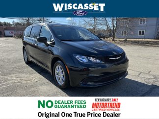 Used 2023 Chrysler Voyager LX image 1