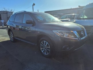 Used 2013 Nissan Pathfinder SV image 1