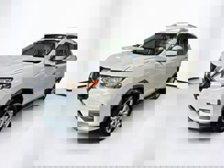 Used 2020 Nissan Rogue SV image 1