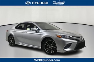 Used 2020 Toyota Camry SE image 1