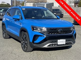 Used 2024 Volkswagen Taos SE image 1