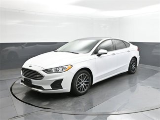 Used 2020 Ford Fusion SE image 1