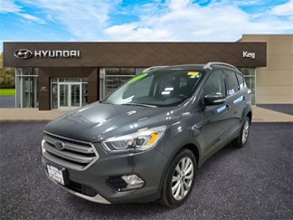 Used 2017 Ford Escape Titanium image 1