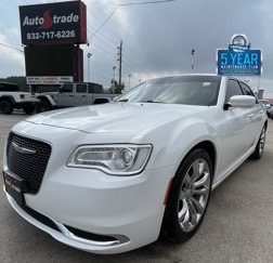 Used 2018 Chrysler 300 Touring L image 1