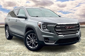 Used 2024 GMC Terrain SLT image 1