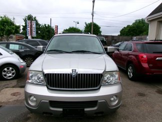 Used 2004 Lincoln Navigator 4WD image 1