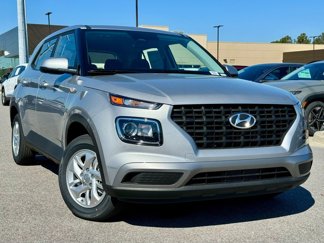 Used 2025 Hyundai Venue SE image 1