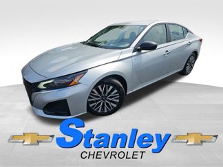 Used 2024 Nissan Altima 2.5 SV image 1